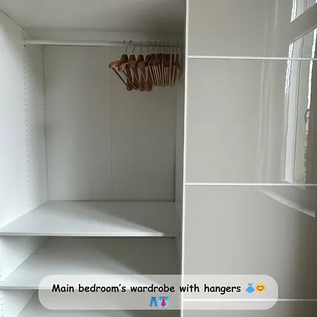 Luxury Parisian Designed 3-bedroom Gem In Heart Of Apartman Budapest