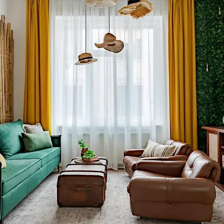 Jungle Aesthetics Downtown Aircon And Garage Parking Budapest