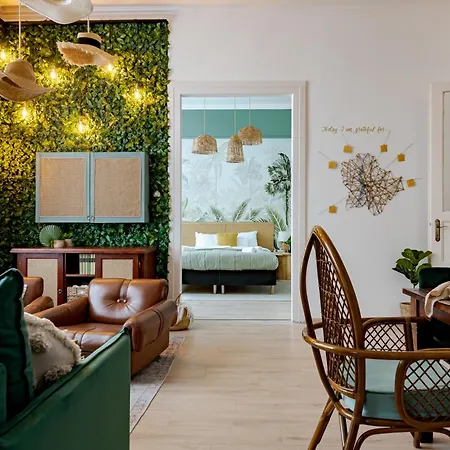 Jungle Aesthetics Downtown Aircon And Garage Parking Apartment *
