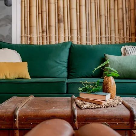 Jungle Aesthetics Downtown Aircon And Garage Parking Apartment Budapest