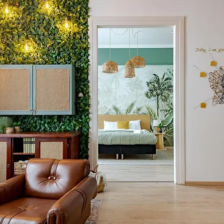 Jungle Aesthetics Downtown Aircon And Garage Parking Apartment *