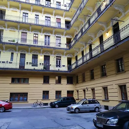 - Wesselenyi Pearl Budapest