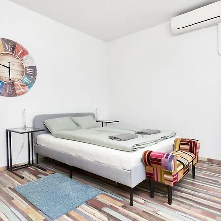 Marton Studio Apartment