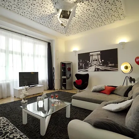 Phoenix Budapest