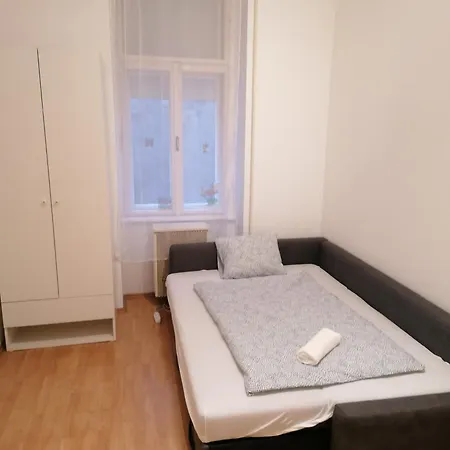Lt 2 Budapest