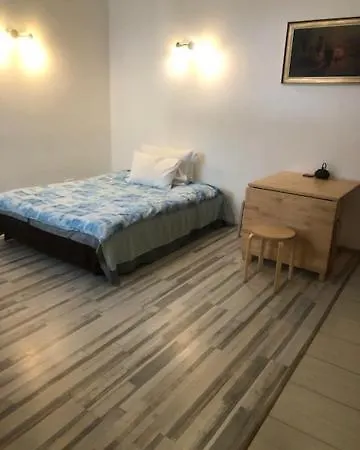 Central Modern Flat For 3 Apartment