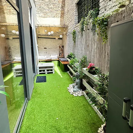 Urban With Private Garden Near Andrassy Apartment Budapest