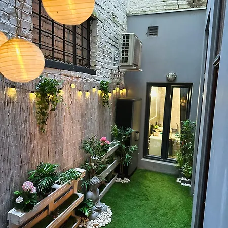 Apartment Urban With Private Garden Near Andrassy *