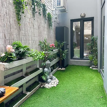 Urban With Private Garden Near Andrassy