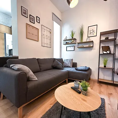 Urban With Private Garden Near Andrassy Apartment Budapest