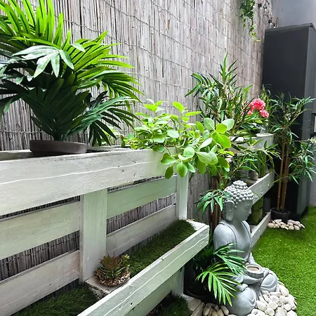 Urban With Private Garden Near Andrassy Apartment Budapest