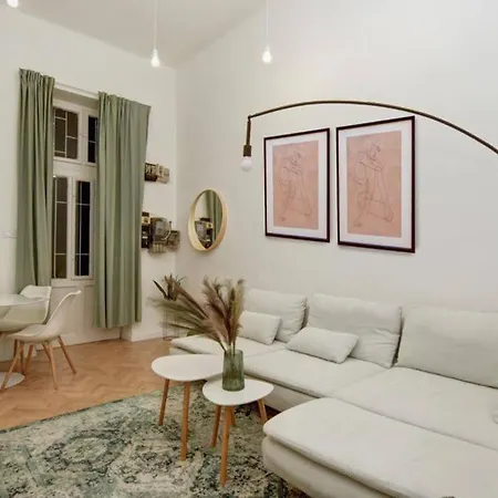 Lovely 3 Bedrooms In The Jewish Quarter Budapest