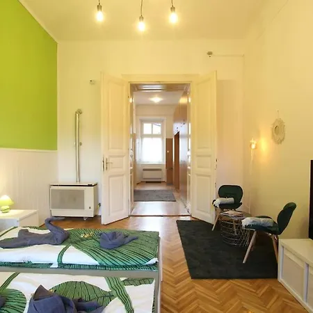 Live Like A Local In An Old Historic House Apartment Budapest