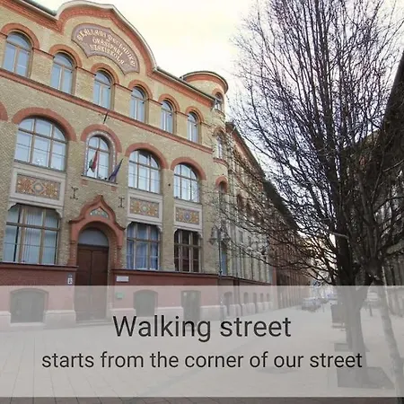 Live Like A Local In An Old Historic House Apartment Budapest