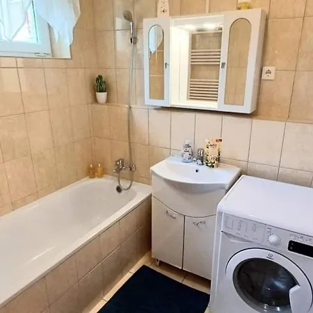 Sun Apartment *