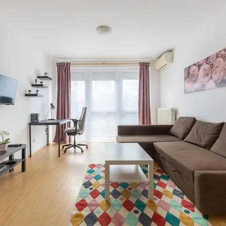 Private Office Near Keleti Apartment *