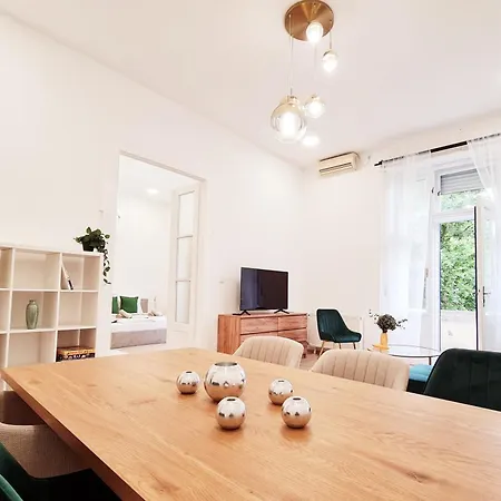 Apartment Liszt With Balcony And Garage Available -symphony 1