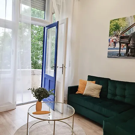 Apartment Liszt With Balcony And Garage Available -symphony 1 Budapest