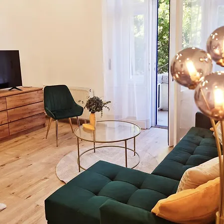 Liszt With Balcony And Garage Available -symphony 1 Budapest