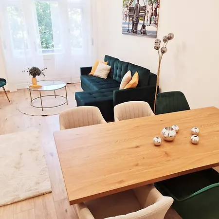 Liszt With Balcony And Garage Available -symphony 1 * Budapest
