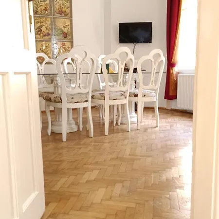 Heritage Harmony With Free Parking Apartment Budapest