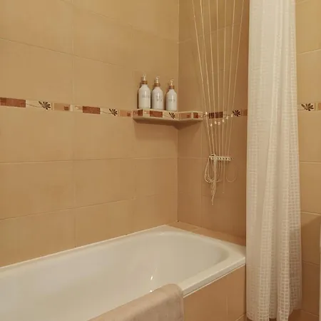 - Free Garage, Ac, Wi-fi, Balcony, Electric Blinds *