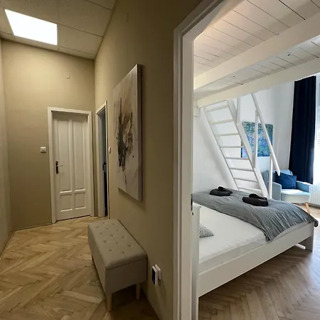 Tilia * Budapest