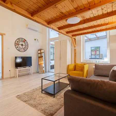 Cosy Flat With Balcony Apartment Budapest