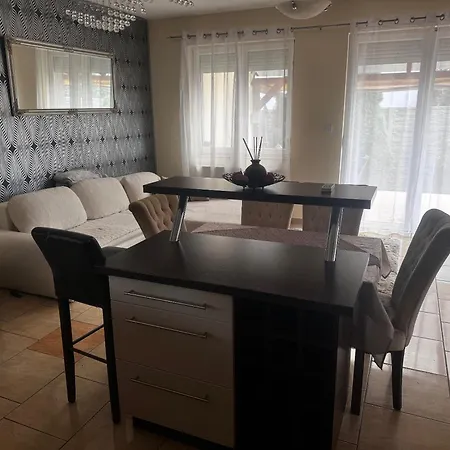 شقة Airport Road/repter Koezeli Haz Privat Parkoloval بودابست