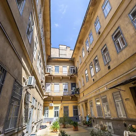 Apartment Writer's Place - Downtown Opera Budapest