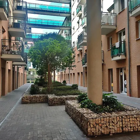 Corvin Black Bird Apartment *