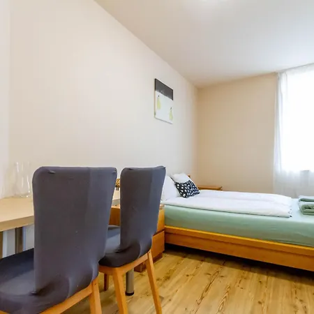 Modern Comfort In Jozsef Street By Nw *