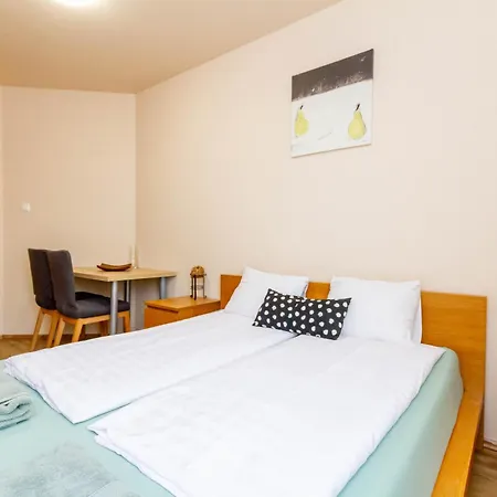 Modern Comfort In Jozsef Street By Nw *
