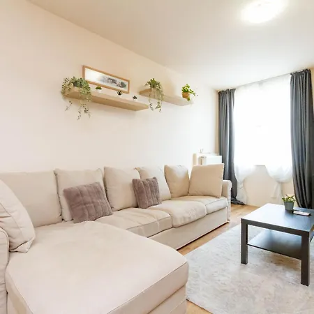 Modern Comfort In Jozsef Street By Nw Apartment