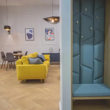 Apartment At The Castle *