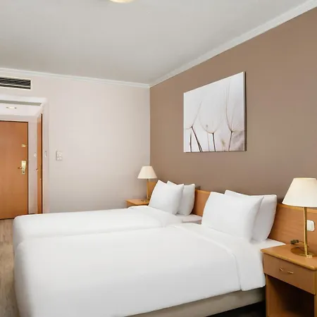 Hotell Danubius Arena 4*