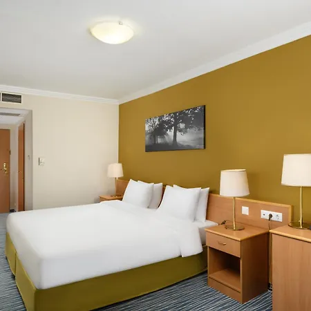 Danubius Arena Hotell 4*