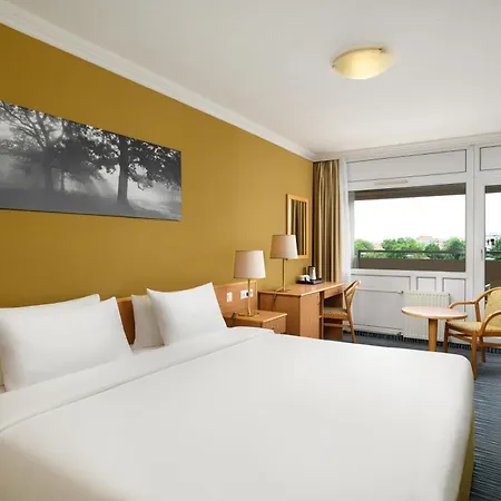 Hotell Danubius Arena 4*
