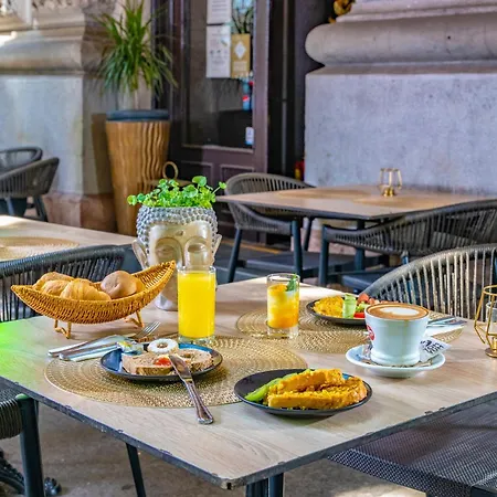 Andrassy Thai 3*