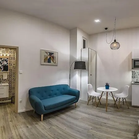 Glam Downtown Apartment *