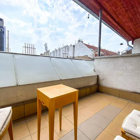 Spacious 2 Story Loft W Balcony Near Opera, Andrassy Apartment Budapest
