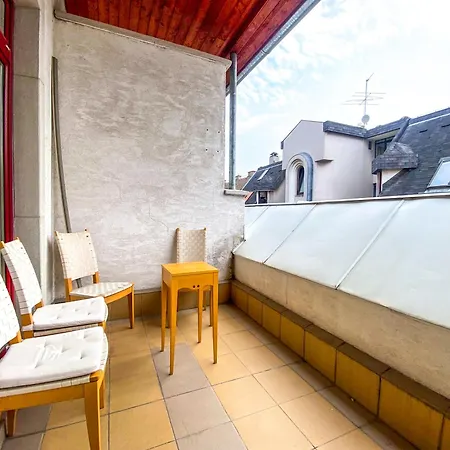 Apartment Spacious 2 Story Loft W Balcony Near Opera, Andrassy Budapest