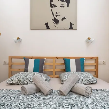 Vintage Loft - Free Private Parking - Metro - Tram - Ac Apartment Budapest