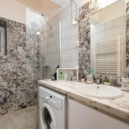 Vintage Loft - Free Private Parking - Metro - Tram - Ac Apartment Budapest
