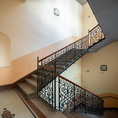 Vintage Loft - Free Private Parking - Metro - Tram - Ac Apartment Budapest