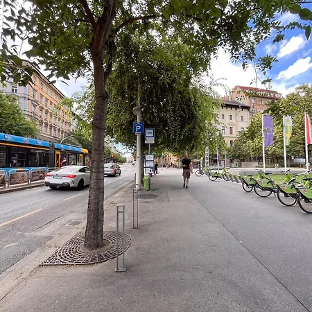 Apartment Vintage Loft - Free Private Parking - Metro - Tram - Ac Budapest