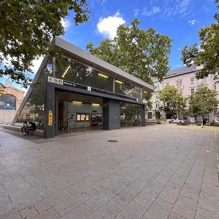 Vintage Loft - Free Private Parking - Metro - Tram - Ac *