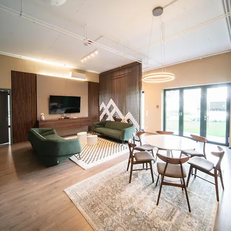 Free Parking Rooftop 4ppl Apartment *