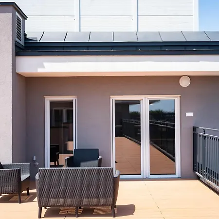 Free Parking Rooftop 4ppl Apartment