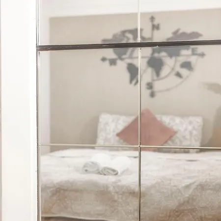 Classy Quentin Dream In The Heart Of Apartment